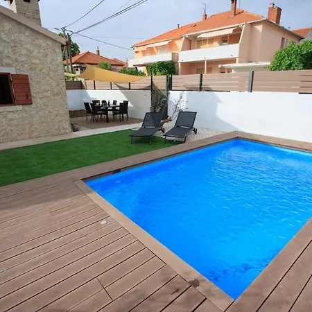 Mustra House - Private Pool & Sauna *