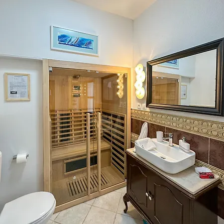 Mustra House - Private Pool & Sauna *