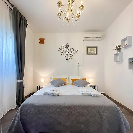 Mustra House - Private Pool & Sauna וילה זאדאר