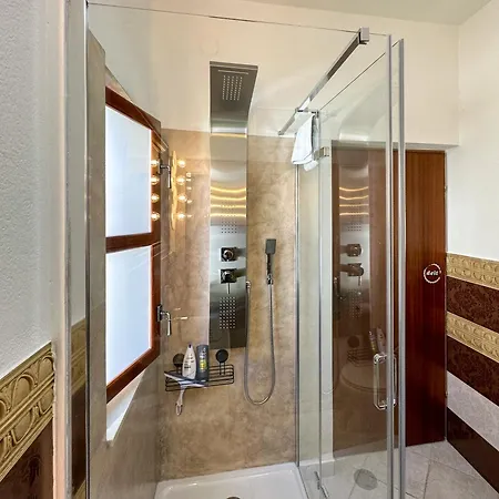 Mustra House - Private Pool & Sauna וילה זאדאר