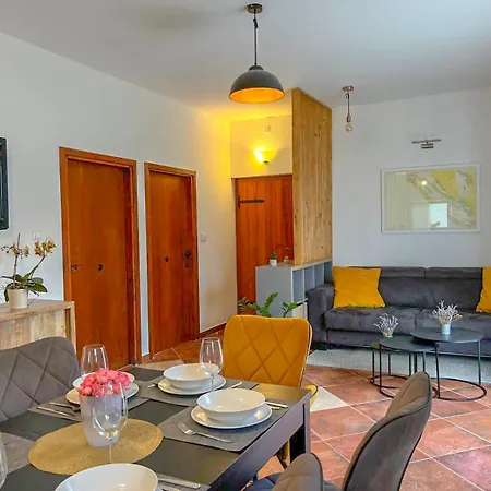 Mustra House - Private Pool&sauna *