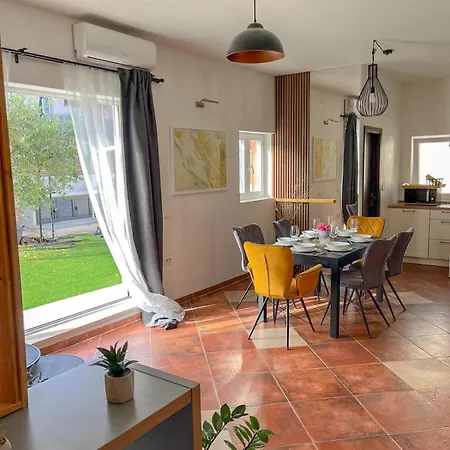 Villa Mustra House - Private Pool & Sauna