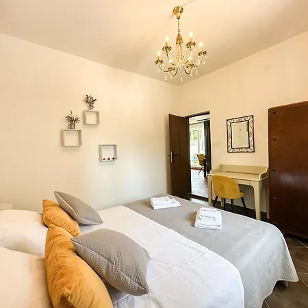 Mustra House - Private Pool & Sauna Villa *