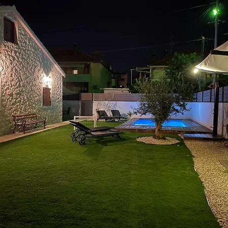 Mustra House - Private Pool & Sauna