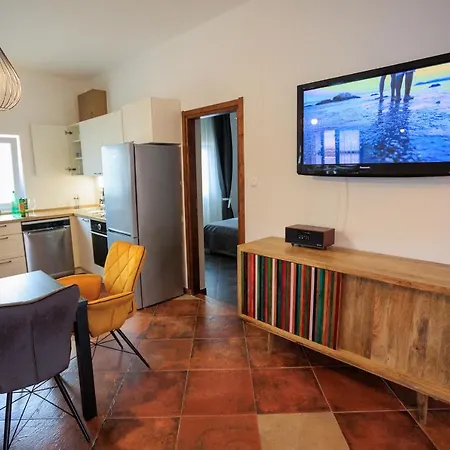 Mustra House - Private Pool & Sauna Willa