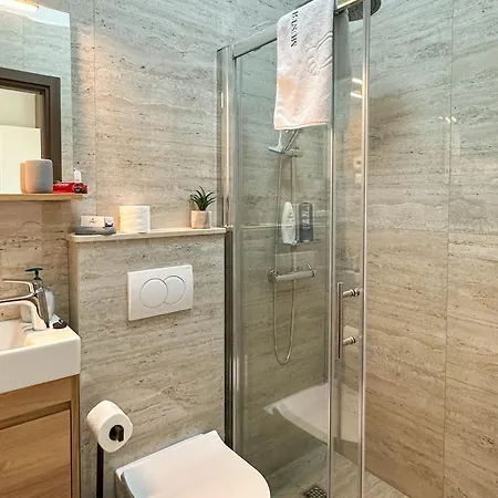 Mustra House - Private Pool & Sauna