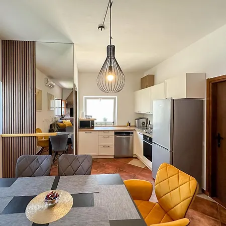 Mustra House - Private Pool & Sauna Vila *