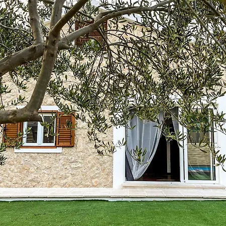 Willa Mustra House - Private Pool & Sauna