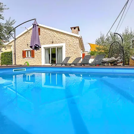 Mustra House - Private Pool & Sauna Willa *